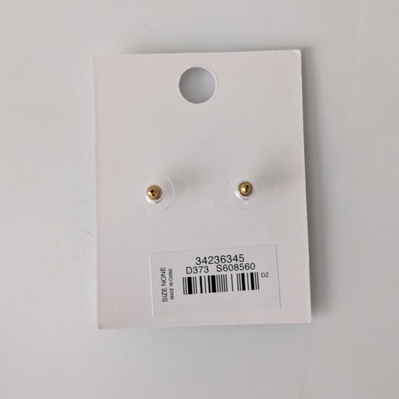 Loft Mother of Pearl Heart Stud Earrings - Picture 3 of 3